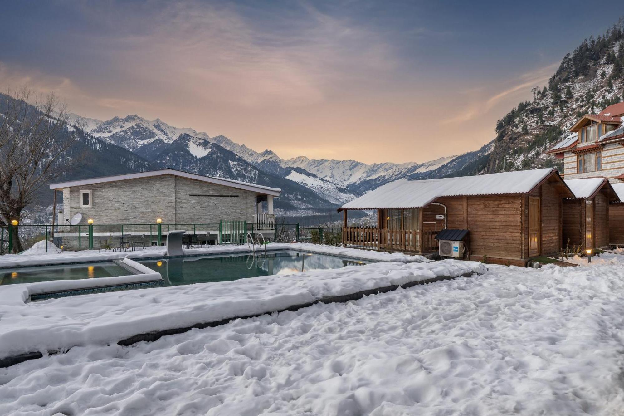 ホテル Echor Himalayan Heights Luxe Manali エクステリア 写真