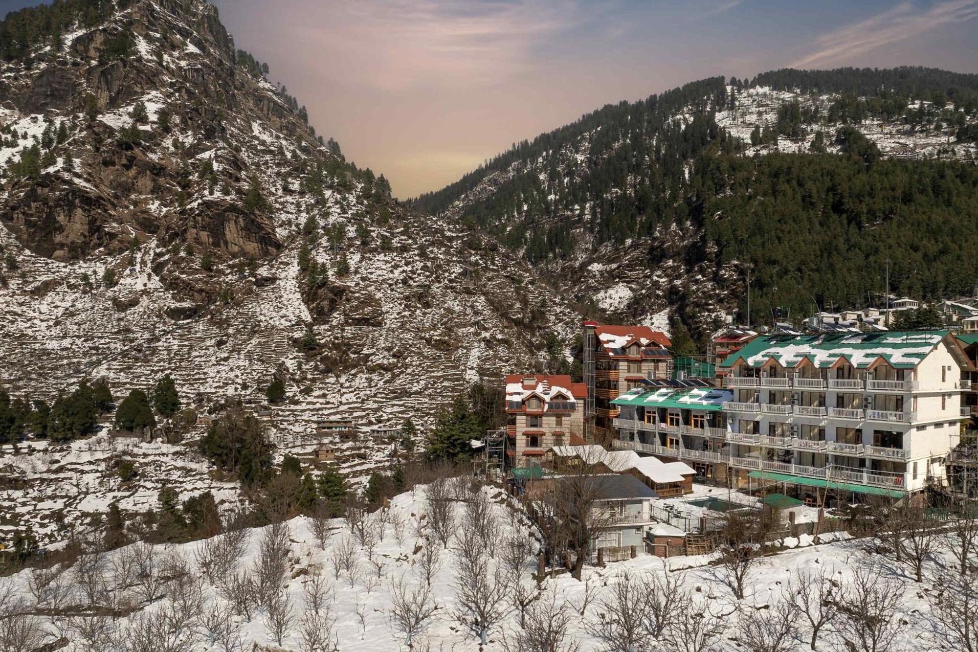 ホテル Echor Himalayan Heights Luxe Manali エクステリア 写真